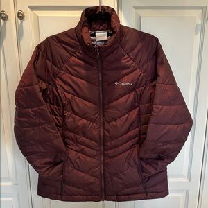 Columbia Women's Puffer Jacket in Eggplant - Size Large